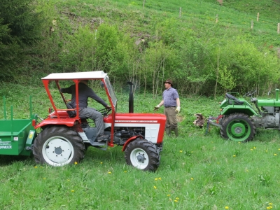 2014-04-27--Harald-Holzarbeit-Traktor--02